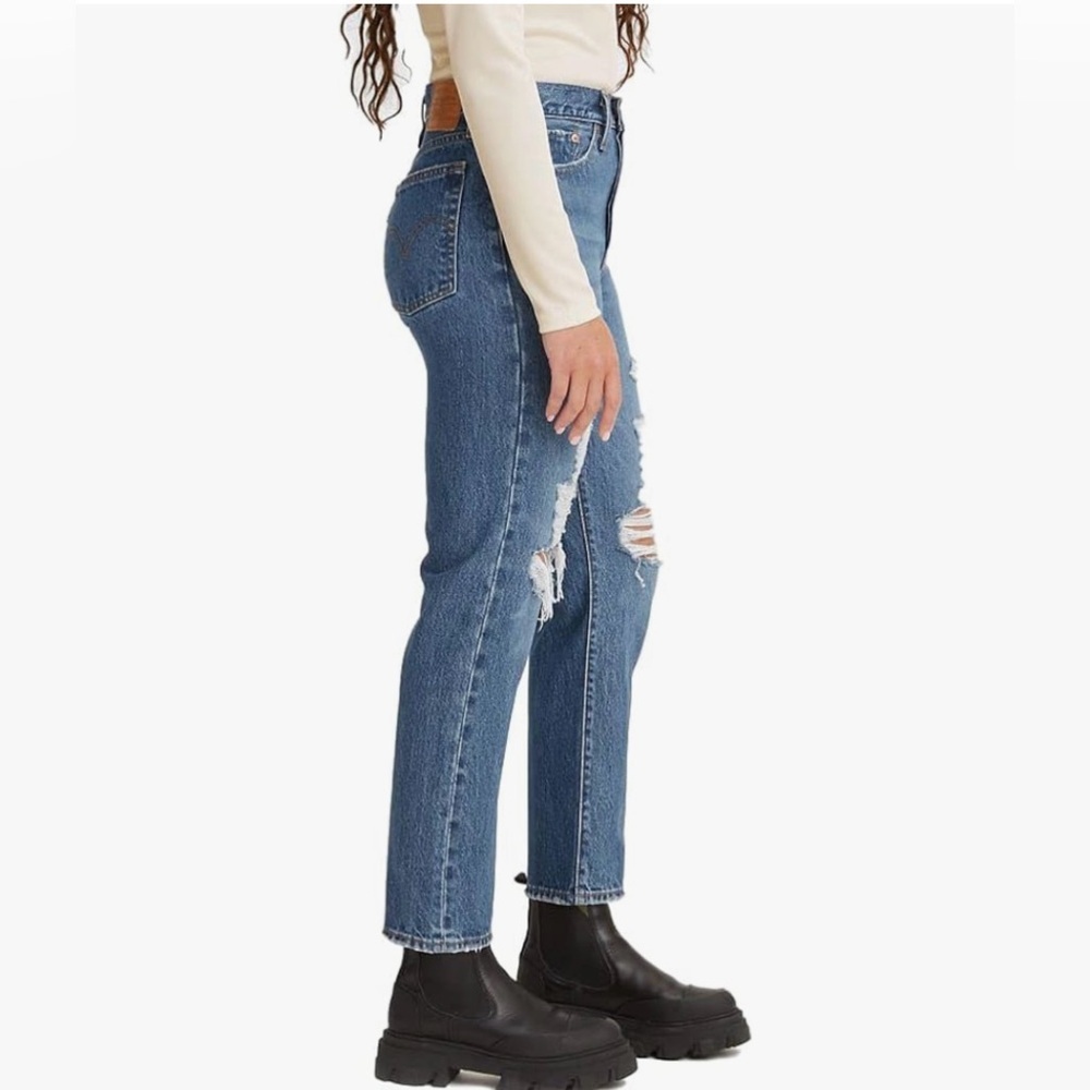 NWT Levi’s Women's Premium Wedgie Straight Jeans 26 - Picture 3 of 14